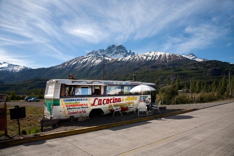 Cuál Es El Horario De Buses Entre Concepción Y Los Ángeles 16 autobus moderno en carretera chilena rural