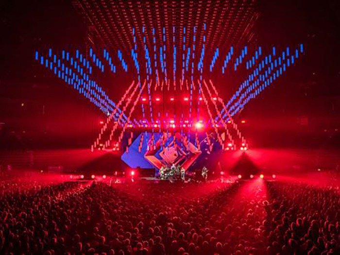 concierto red hot chili peppers luces y publico