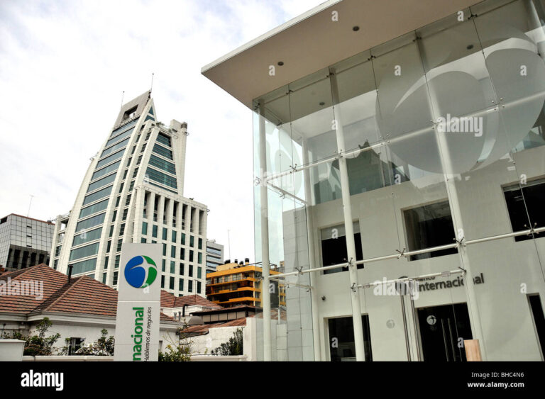 edificios de bancos chilenos modernos exteriores