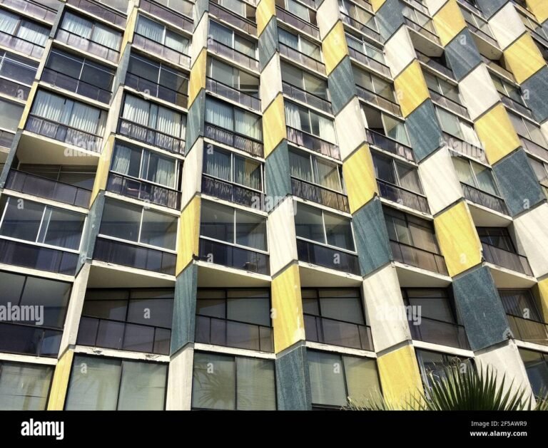 fachada moderna edificio plaza del mar chile