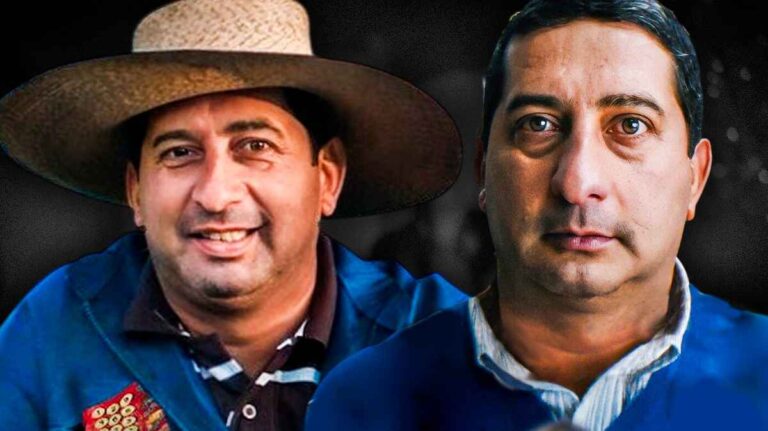 familia chilena revisando documentos financieros juntos