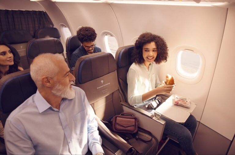Qué servicios ofrece la cabina Premium Economy de Latam 9 interior cabina premium economy avion latam