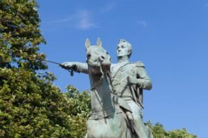monumento andres bello parque urbano las condes
