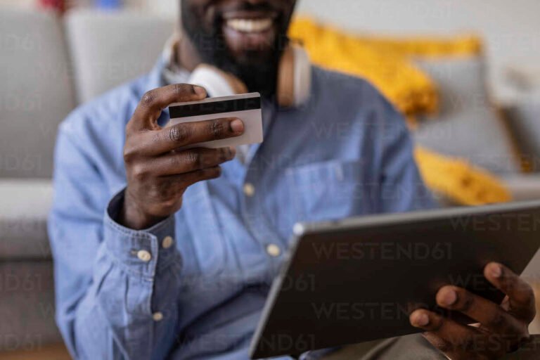 Cómo puedo usar mis dólares premio de forma fácil y segura 9 persona usando tarjeta de credito sonriente