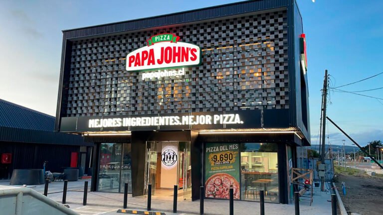restaurante papa johns exterior punta arenas noche