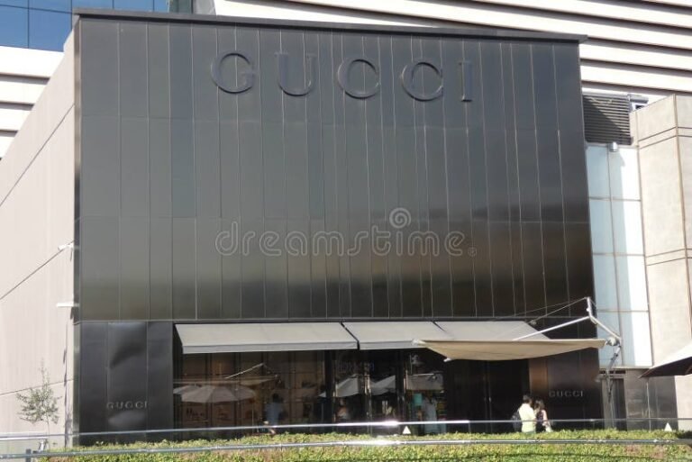 tienda de alta moda en santiago moderno