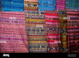 tienda de telas coloridas en santiago