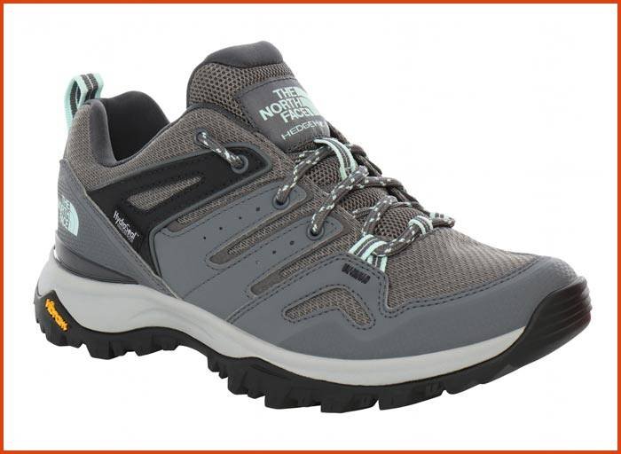 zapatos the north face exhibidos en tienda ripley